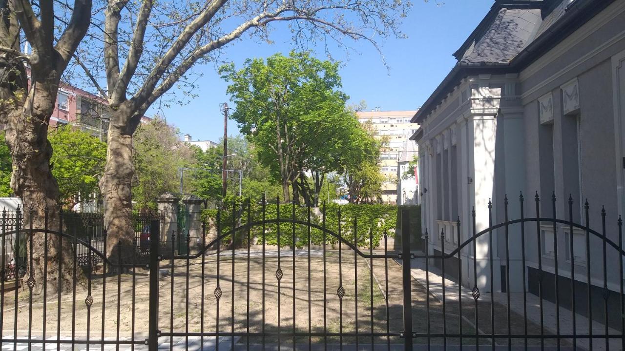 Karpatia Vendeghaz 1201 Βουδαπέστη Εξωτερικό φωτογραφία
